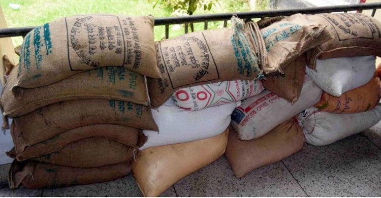 ১০ টাকার চাল অন্যত্র বিক্রি করায় কারাগারে নারী ইউপি সদস্য