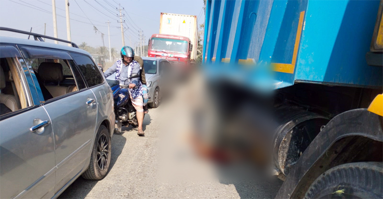 রূপগঞ্জে ট্রাকচাপায় টমটমচালক নিহত