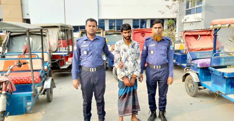 গরিবের রিকশা চুরি করাই তার পেশা