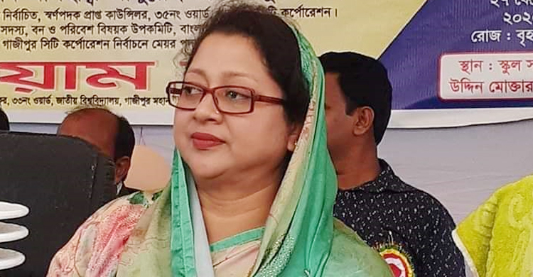 দুই কনস্টেবলকে থাপ্পড়, যুব মহিলা লীগ নেত্রী আটক