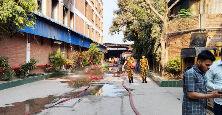 রূপগঞ্জে স্পিনিং মিলের আগুন নিয়ন্ত্রণে