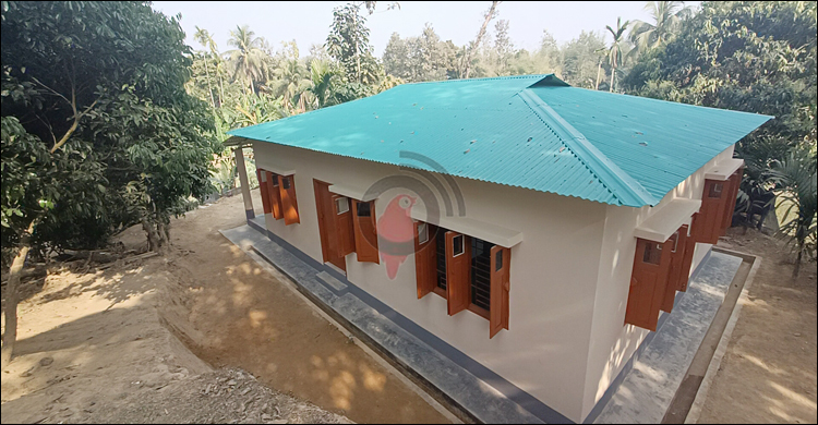 গােলরক্ষক রুপনার মায়ের হাতে নতুন ঘরের চাবি