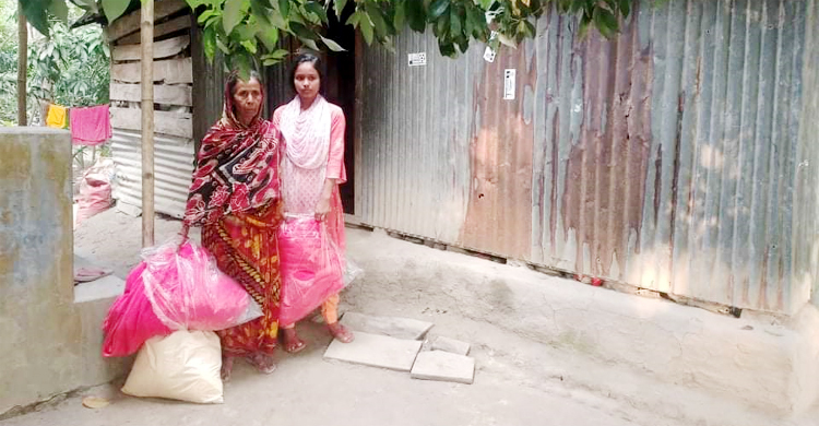 সেই অদম্য রুপার পরিবারের পাশে জেলা প্রশাসক