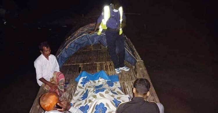পদ্মায় ট্রলার ডুবে একজনের প্রাণহানি, শিশুসহ নিখোঁজ ৪