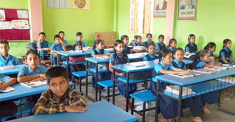 সুনামগঞ্জে বন্যায় ২৩৭ বিদ্যালয়ে প্রায় কোটি টাকার ক্ষতি