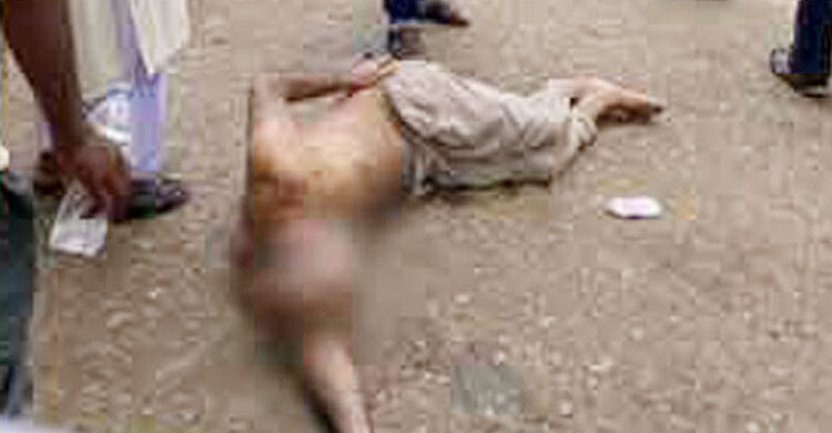 রাস্তায় পড়ে থেকে মারা গেলেন মুয়াজ্জিন, এগিয়ে এলো না কেউ
