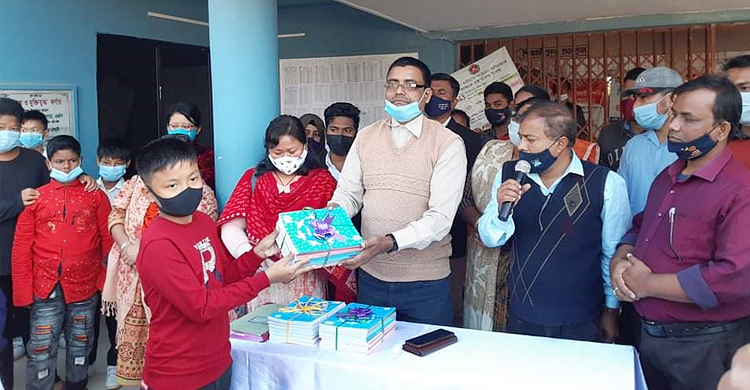 রাঙ্গামাটিতে ক্ষুদ্র নৃগোষ্ঠীর ২৮ হাজার শিক্ষার্থী পাচ্ছে নতুন বই