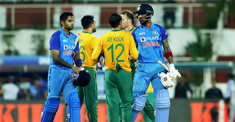 দক্ষিণ আফ্রিকাকে নাকাল করে জিতলো ভারত
