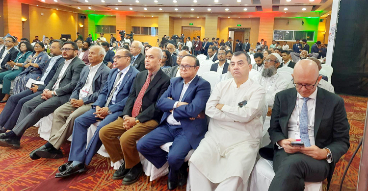 বিদেশি উদ্যোক্তারা বিনিয়োগের আগে পরিবেশ দেখতে চান