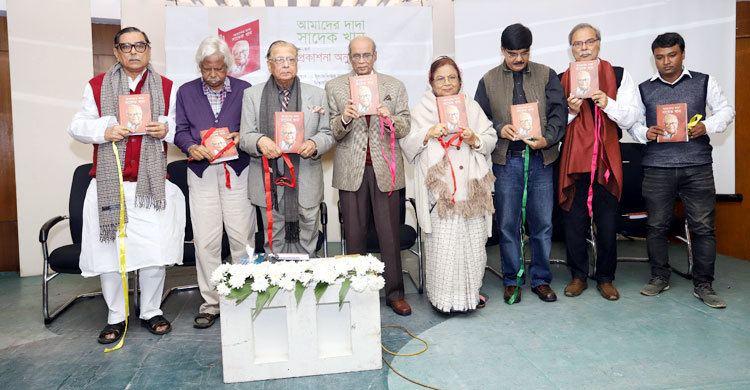 ‘সাদেক খান ছিলেন সৃজনশীলতার অনন্য উদাহরণ’
