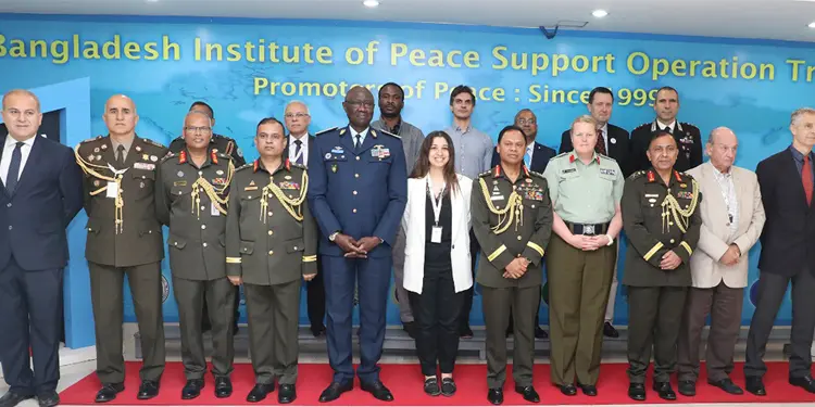 একুশ শতকের চ্যালেঞ্জ মোকাবিলায় সচেতন থাকতে হবে: সেনাপ্রধান