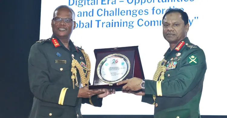 একুশ শতকের চ্যালেঞ্জ মোকাবিলায় সচেতন থাকতে হবে: সেনাপ্রধান