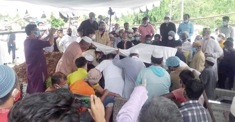 Sahara Khatun buried at Banani graveyard