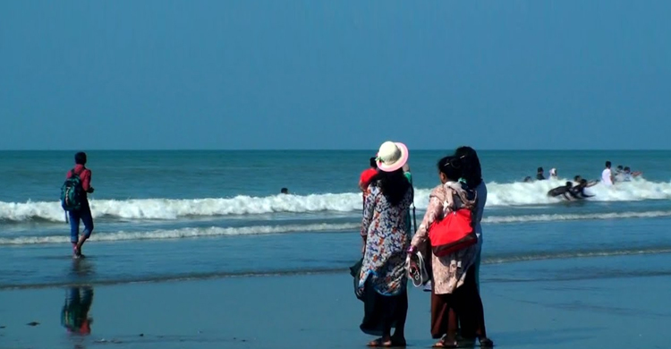 পর্যটকদের জন্য আজ থেকে খুলছে কক্সবাজার