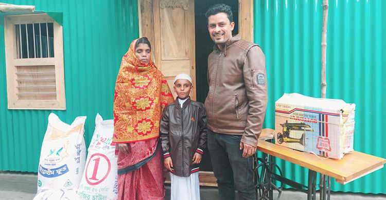 ফেসবুকের কল্যাণে ঘর পেলেন অসহায় ছালেহা