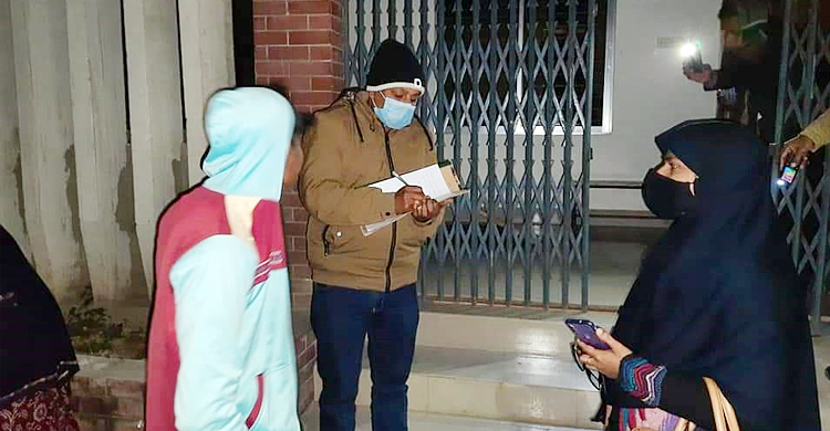 ফরিদপুরে ভূমি কার্যালয় ভাঙচুর, নথিপত্র তছনছ