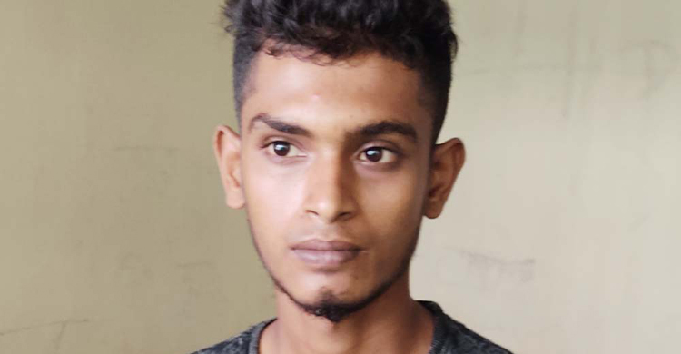 সিনেমার নামে মোবাইলে অশ্লীল ছবি দেখিয়ে ধর্ষণ