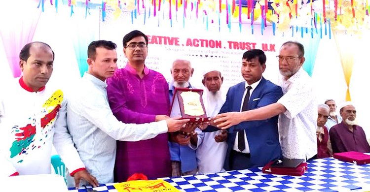 নিজ গ্রামে সম্মাননা পেলেন সাংবাদিক ছামির মাহমুদ