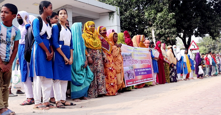 বদলগাছীর ছোট যমুনা থেকে বালু উত্তোলন বন্ধের দাবি