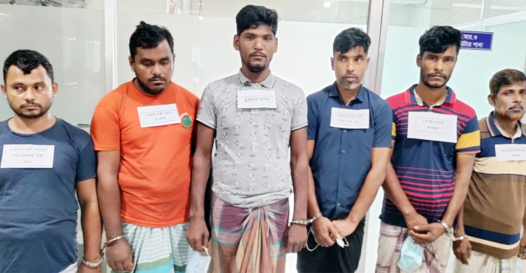 নারায়ণগঞ্জে অটোরিকশা ছিনতাই চক্রের প্রধানসহ গ্রেফতার ৬