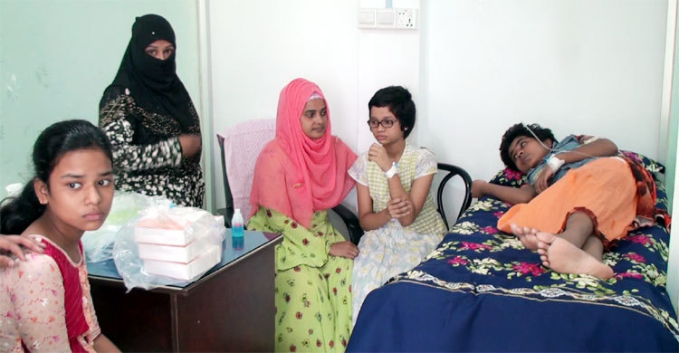 বিরিয়ানি খেয়ে ৩৫ জন অসুস্থ