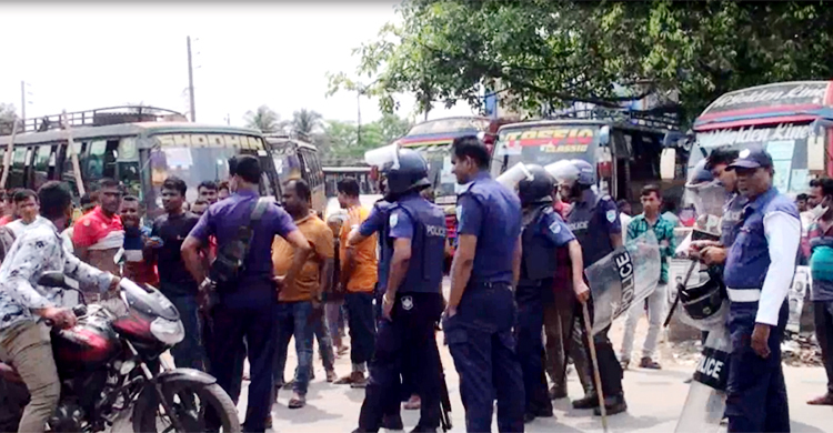 সাতক্ষীরা বাস টার্মিনালে শ্রমিকদের মধ্যে মারামারি, আহত ৫