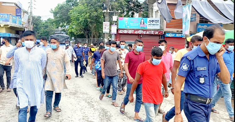 হাঁটিয়ে আদালতে নেয়া হলো ৯ জুয়াড়িসহ ২০ আসামিকে