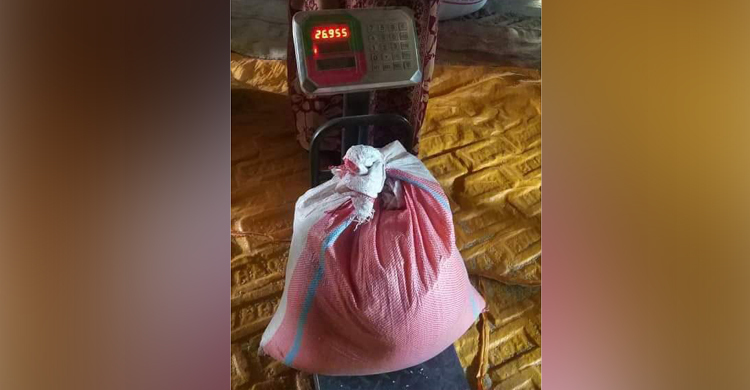 ৩০ কেজি চালে ৩ কেজি চুরি, হাতেনাতে ধরা পড়লেন আ.লীগ নেতা