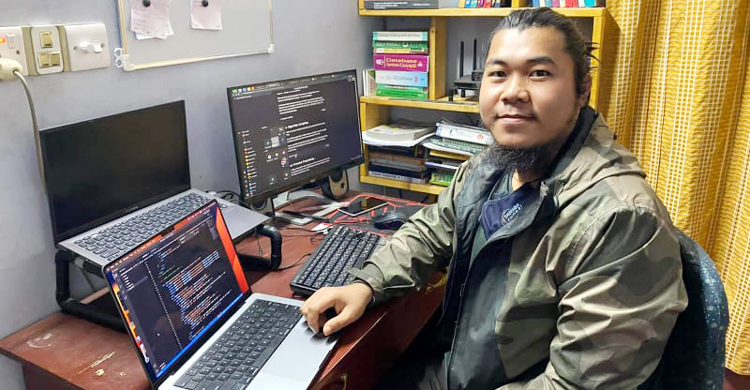 যেভাবে বদলে গেলো দিঘীনালার সতীশের জীবন