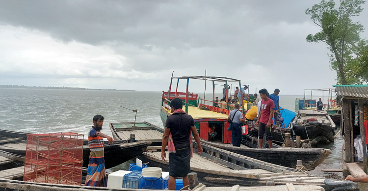নিম্নচাপের প্রভাবে সাতক্ষীরায় নদ-নদীর পানি বাড়ছে
