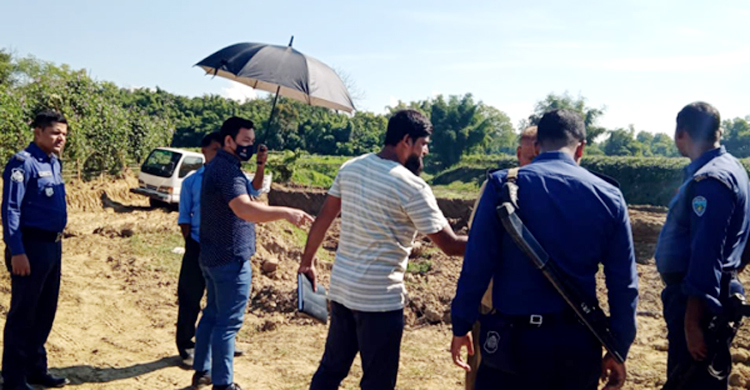 চট্টগ্রামে ফসলি জমির টপসয়েল বিক্রি, দুই লাখ টাকা জরিমানা