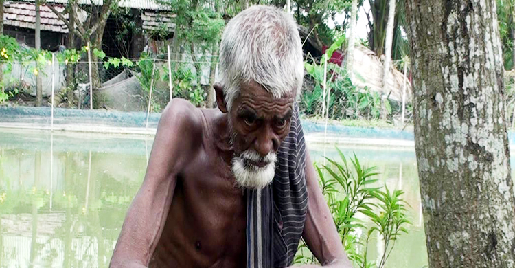 এখন আর কেউ কাজে নিতে চায় না দিনমজুর রইচউদ্দীনকে!