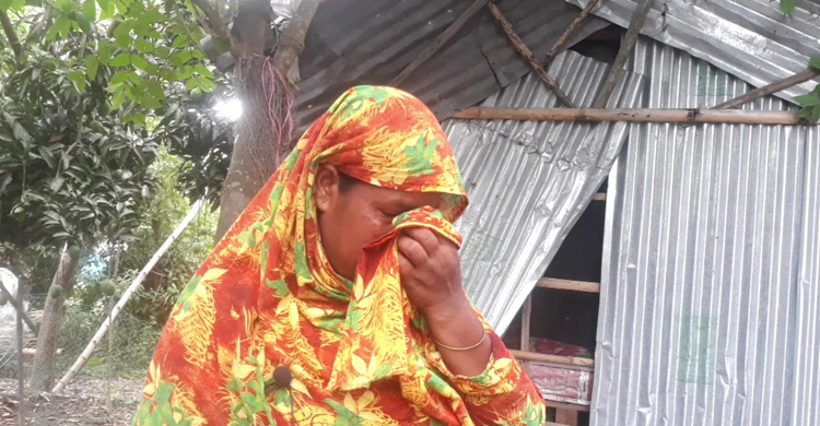 টাকার অভাবে ভাঙা পা থেকে রড বের করতে পারছেন না ইউসুফ