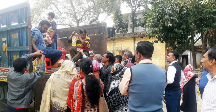 পেঁয়াজ ৫০ টাকা কেজি, যা লাগে নিয়ে যান