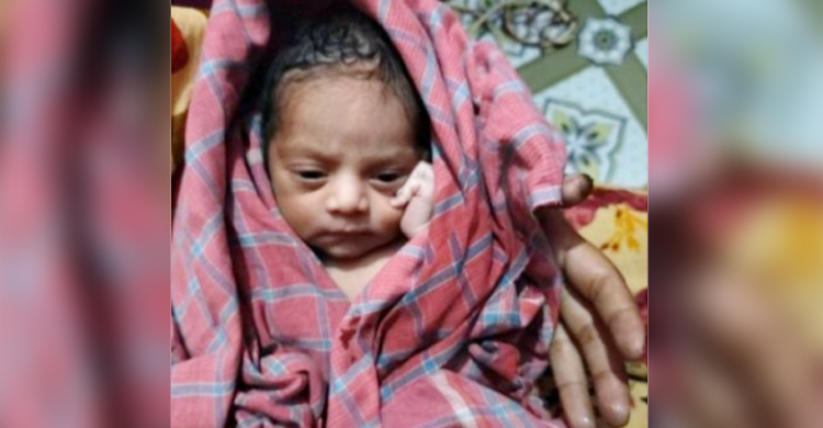 আবর্জনা থেকে শিশু উদ্ধার, নিতে পারবেন শিক্ষক বা সরকারি চাকরিজীবী