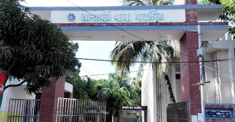 সাতক্ষীরায় আ.লীগের দুই গ্রুপে দফায় দফায় সংঘর্ষ, বোমা বিস্ফোরণ