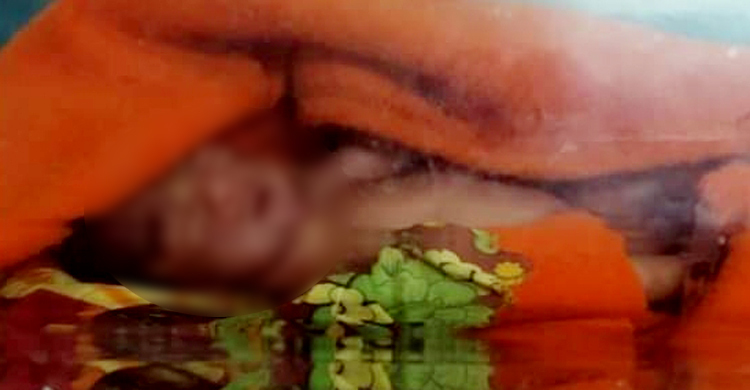 ছেড়া কম্বল মুড়িয়ে নবজাতককে রেখে পালালেন মা