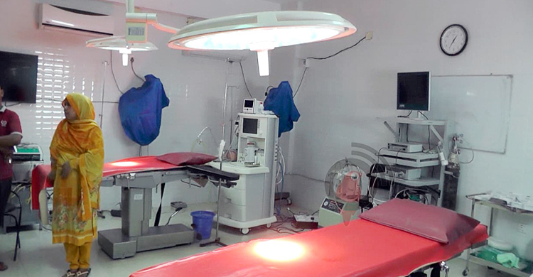 সামেক হাসপাতাল: এত যন্ত্রপাতির ভিড়েও সেবাবঞ্চিত রোগীরা