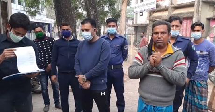 সুন্দরবনের খাঁটি মধু বলে ভেজাল মধু বিক্রি!