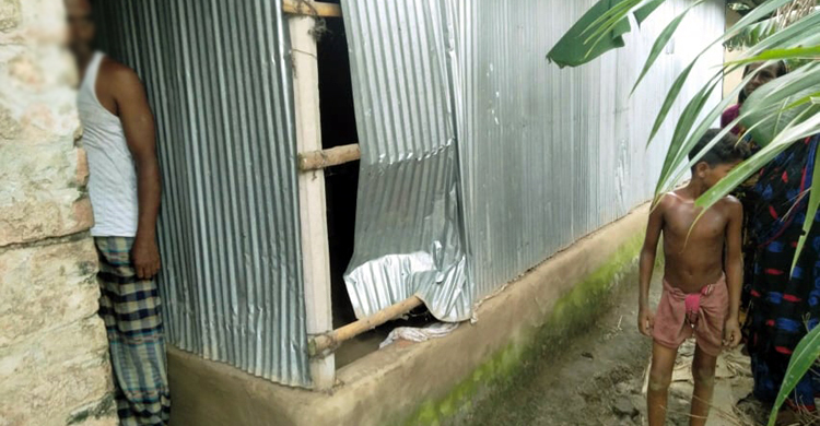 ছেলে পালিয়েছে প্রেমিকা নিয়ে, বাবা পালিয়েছেন ভয়ে