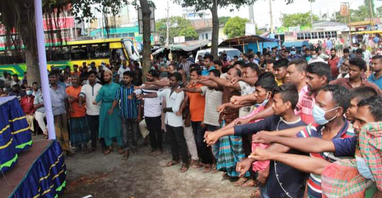 বাসচালক-হেলপারদের শপথ করালেন এসপি
