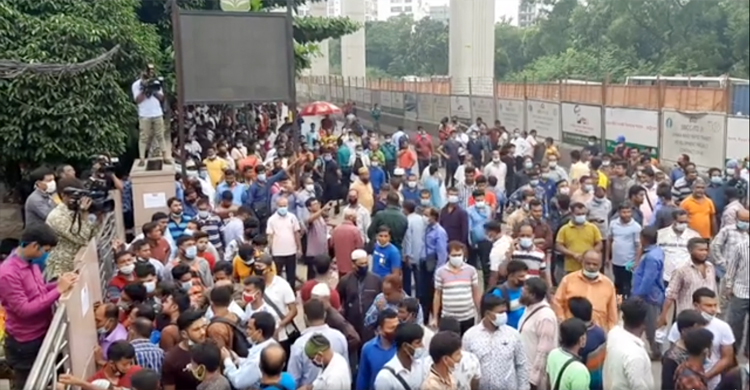 টিকিট নয়, ‘টোকেন’ই এখন সোনার হরিণ