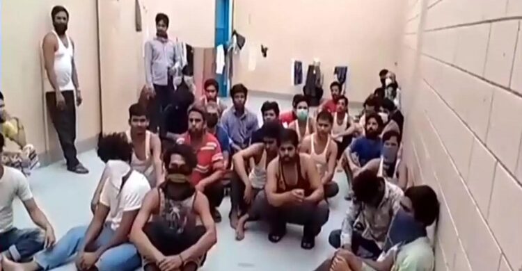কাজ হারিয়ে ভিক্ষাবৃত্তি, সৌদিতে ৪৫০ ভারতীয় বন্দিশিবিরে