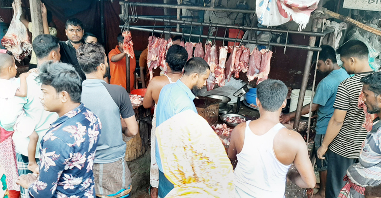 মাংসের দোকানে উপচেপড়া ভিড়