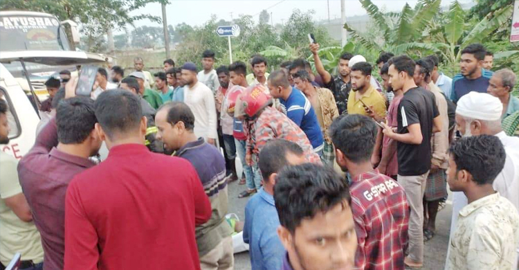 শায়েস্তাগঞ্জে কাভার্ডভ্যান-অটোরিকশার মুখোমুখি সংঘর্ষ, নিহত ২