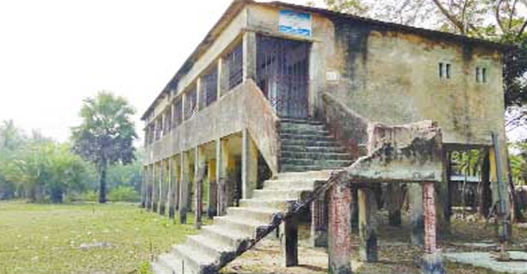 প্রাথমিকের পুরনো ভবন চার তলা করার সিদ্ধান্ত