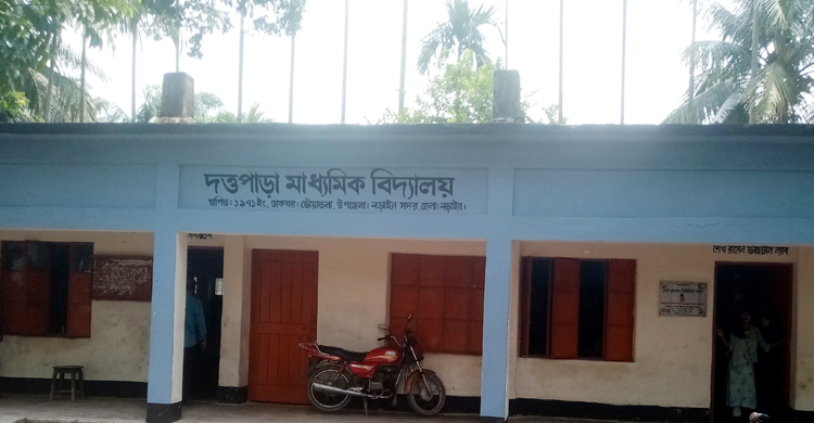 বন্ধুর সঙ্গে প্রেমে রাজি না হওয়ায় স্কুলছাত্রীকে ছাত্রের মারধর