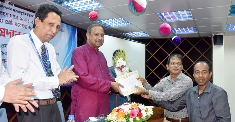 পরমাণু শক্তি কেন্দ্রের ‘শ্রেষ্ঠ গবেষক’ পুরস্কার পেলেন দুজন