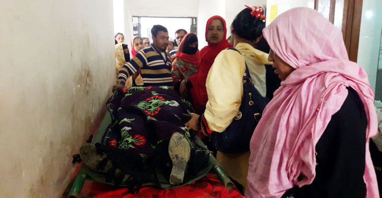 মেয়েকে পরীক্ষা কেন্দ্রে নিয়ে যাওয়ার পথে মায়ের মৃত্যু