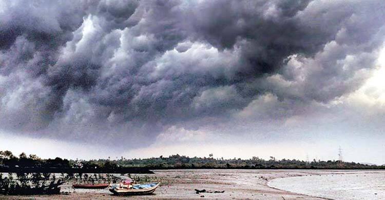 আগস্টে সাগরে নিম্নচাপ, ভারী বৃষ্টিতে হতে পারে বন্যা